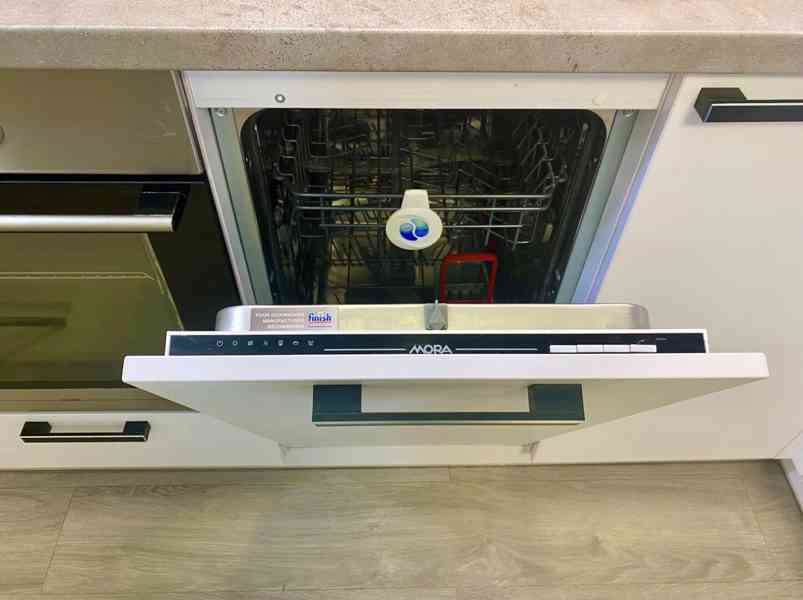 Pronájem krásného bytu 2+kk po kompletní renovaci. Roztoky - foto 6