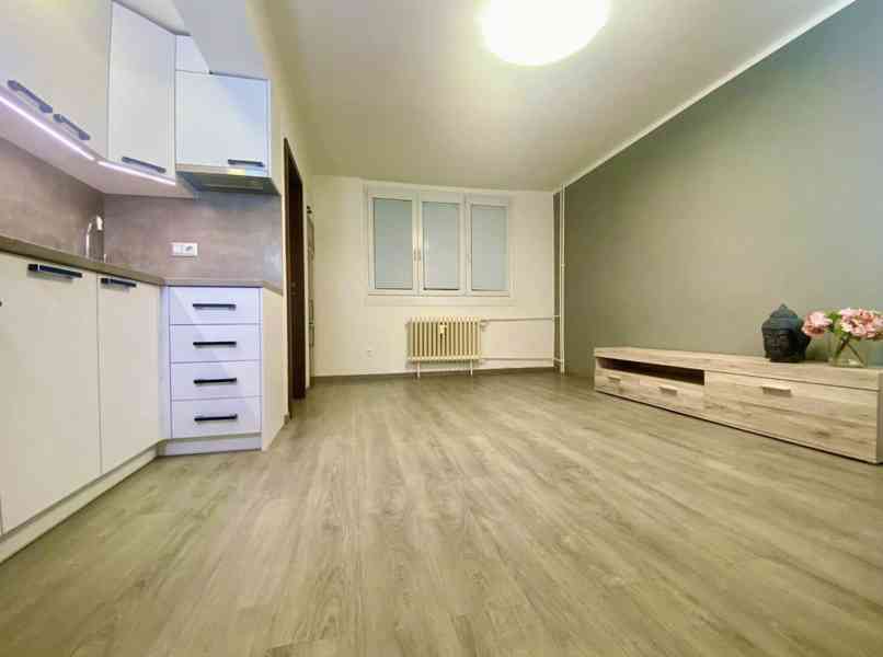 Pronájem krásného bytu 2+kk po kompletní renovaci. Roztoky - foto 11