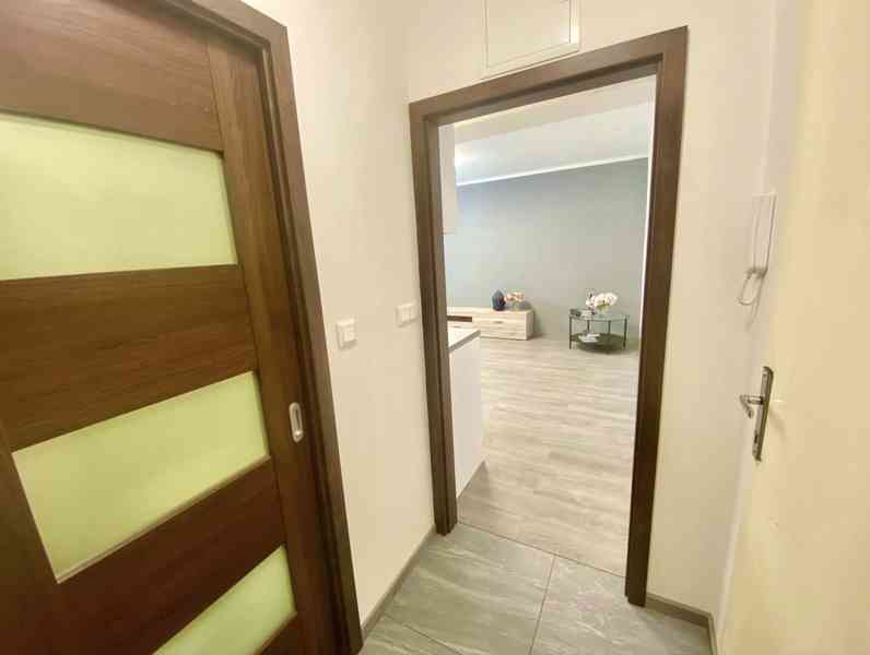 Pronájem krásného bytu 2+kk po kompletní renovaci. Roztoky - foto 28