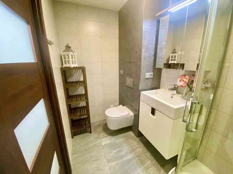 Pronájem krásného bytu 2+kk po kompletní renovaci. Roztoky - foto 24