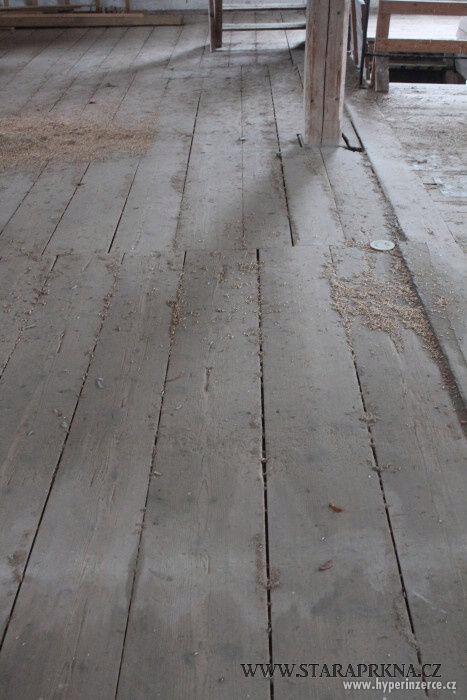 Stará prkna z podlah štítů a střech - foto 1