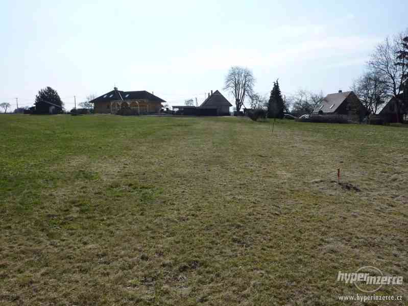 Stavební pozemky o rozloze 7746m2 v obci Blažkov u Slavoňova - foto 9