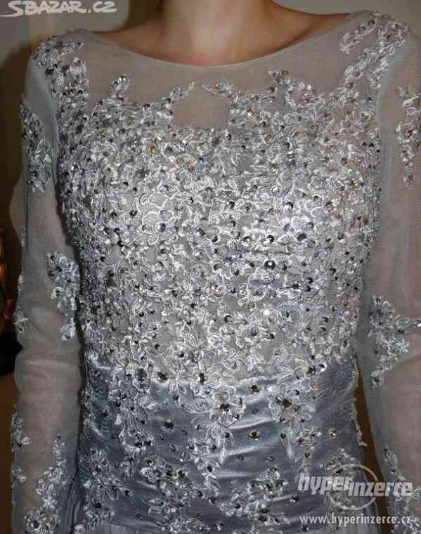 společenské šaty - styl Elie Saab - stříbrné šaty na ples - foto 3