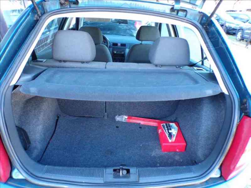 Škoda Fabia 1,2 HTP - foto 9