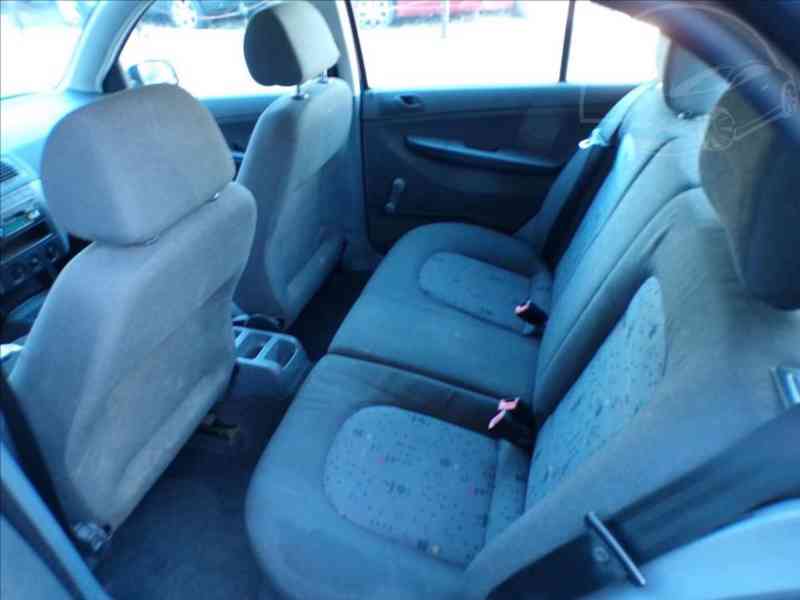 Škoda Fabia 1,2 HTP - foto 8