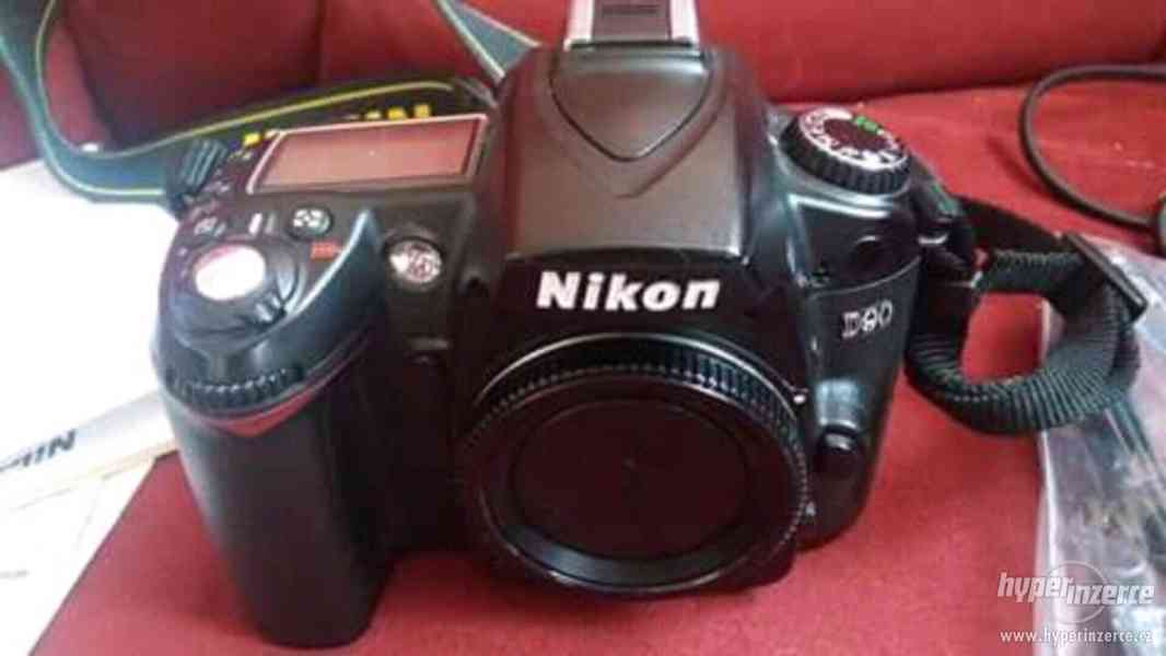 Nikon D90 - foto 1