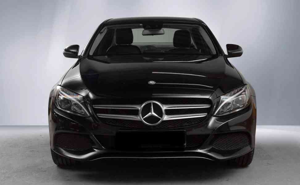 CENA: 227 858,39 Kč (9.000 €) Mercedes-Benz třídy C Mercedes - foto 3