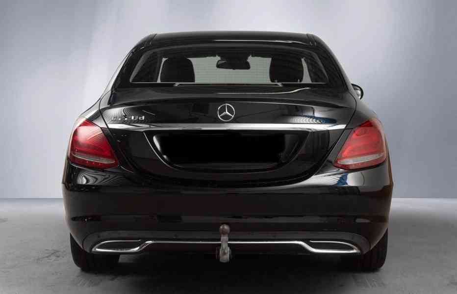 CENA: 227 858,39 Kč (9.000 €) Mercedes-Benz třídy C Mercedes - foto 4