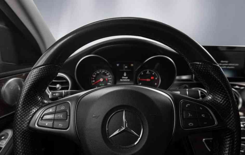 CENA: 227 858,39 Kč (9.000 €) Mercedes-Benz třídy C Mercedes - foto 14