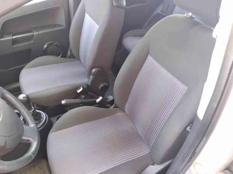 FORD FUSION 1.4 TDCI - foto 9