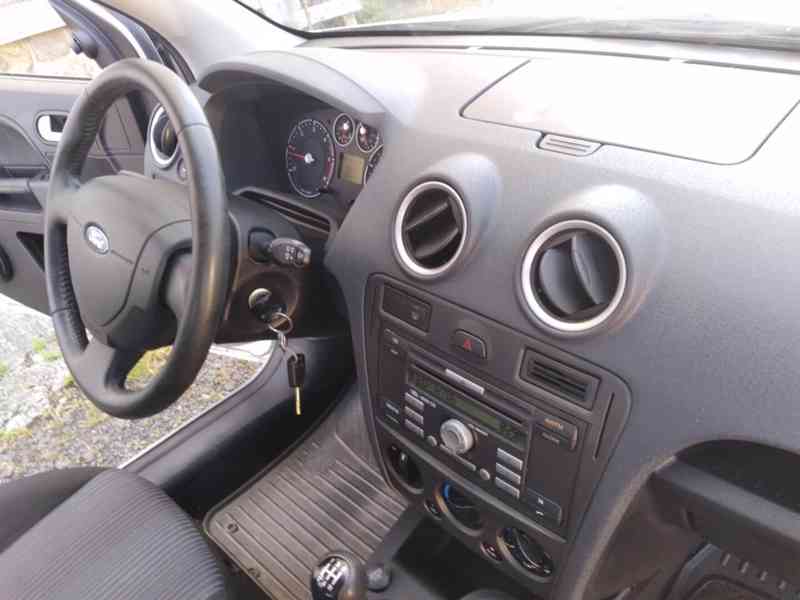 FORD FUSION 1.4 TDCI - foto 16