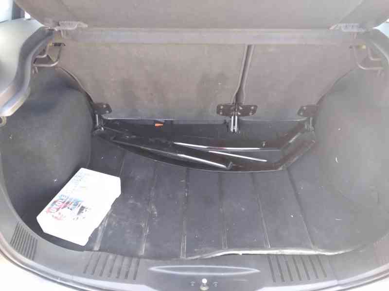 FORD FUSION 1.4 TDCI - foto 19