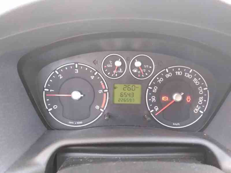FORD FUSION 1.4 TDCI - foto 17