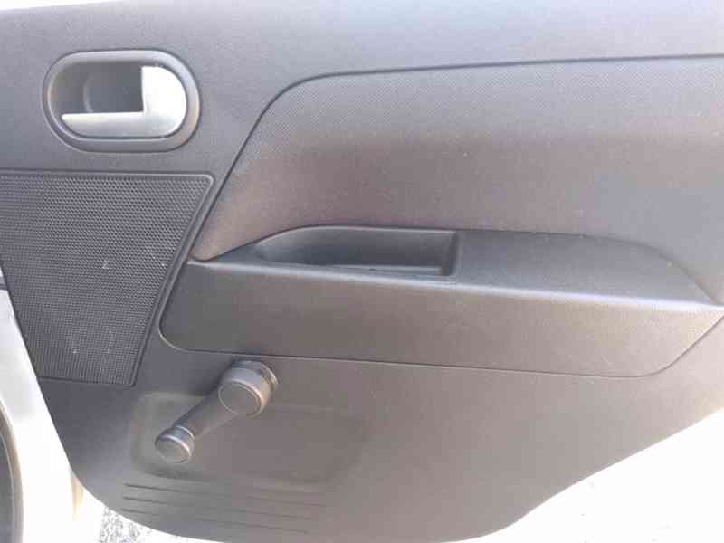 FORD FUSION 1.4 TDCI - foto 23