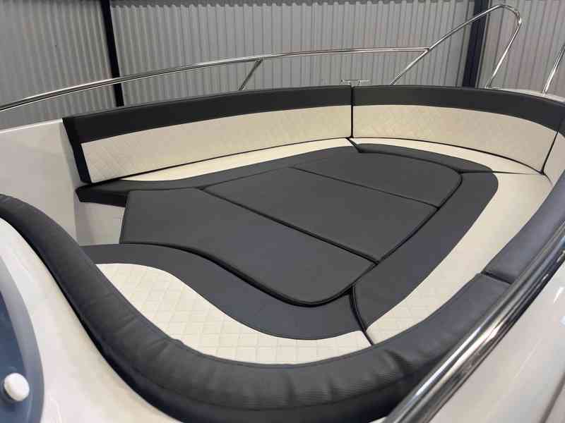 Nový motorový člun Giant 475 Sport+MOTOR - foto 11
