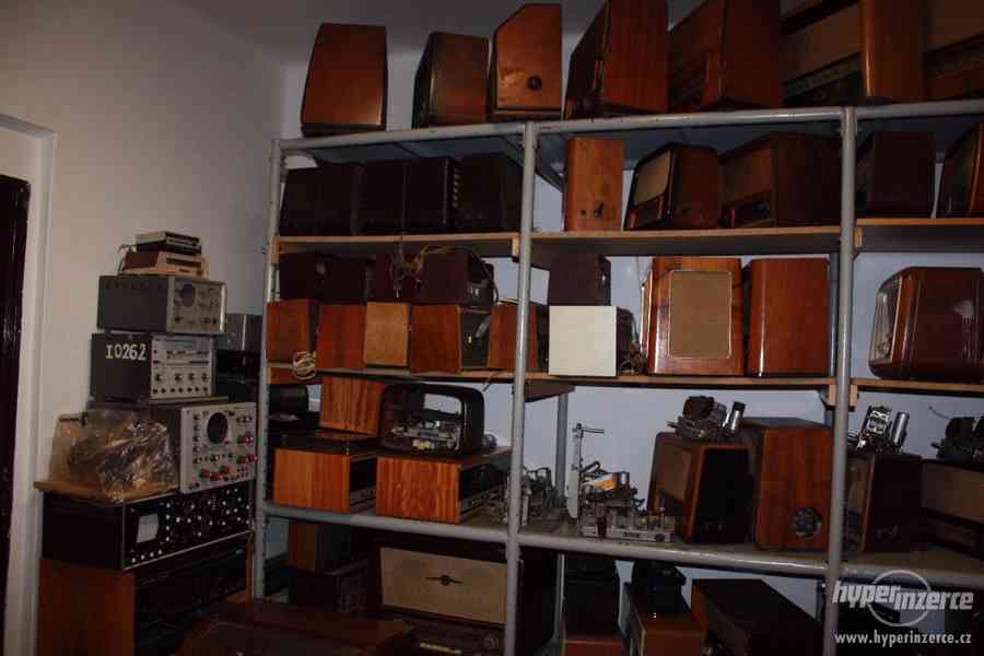 Zbierka starých rádií, magnetofónov a gramofónov - foto 1