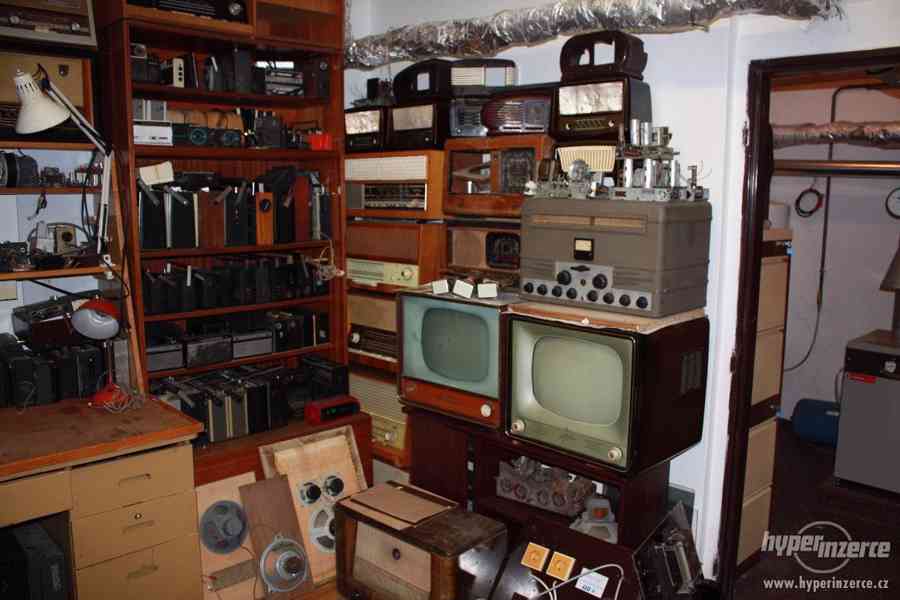 Zbierka starých rádií, magnetofónov a gramofónov - foto 5