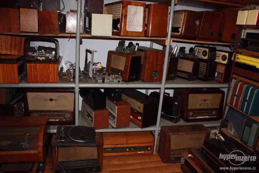 Zbierka starých rádií, magnetofónov a gramofónov - foto 6