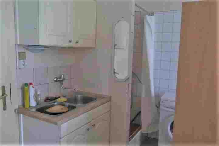 Garsonka 20 m2, RD, 1-2 ml. prac./stud., klidná lokalita - foto 3