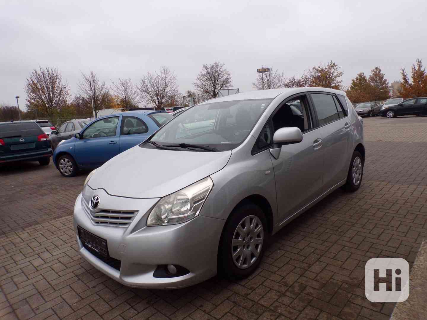 Toyota Verso 1,8i Life benzín 108kw - foto 1