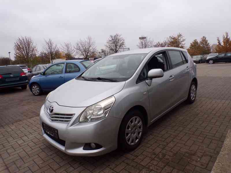 Toyota Verso 1,8i Life benzín 108kw - foto 1