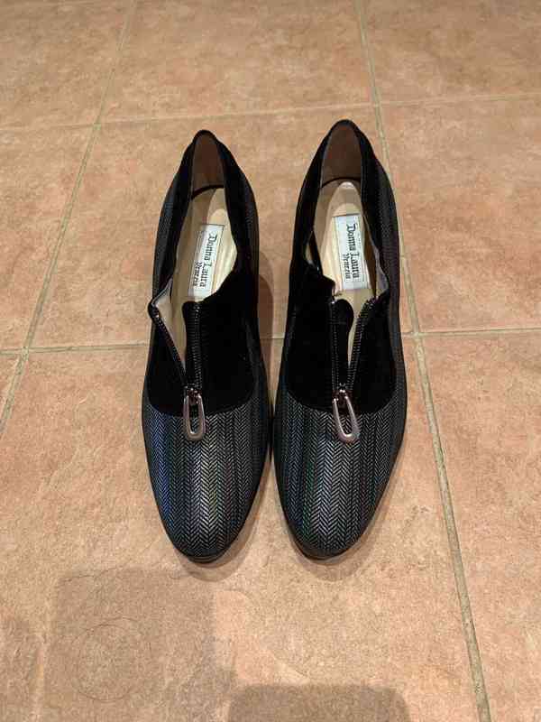 Nové dámské krásné celokožené jarní střevíce