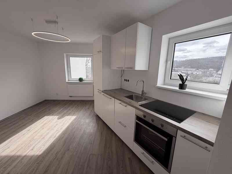 PRONÁJEM NOVOSTAVBY BYTU 2+KK S PARKOVACÍM STÁNÍM V BRNĚ - foto 8