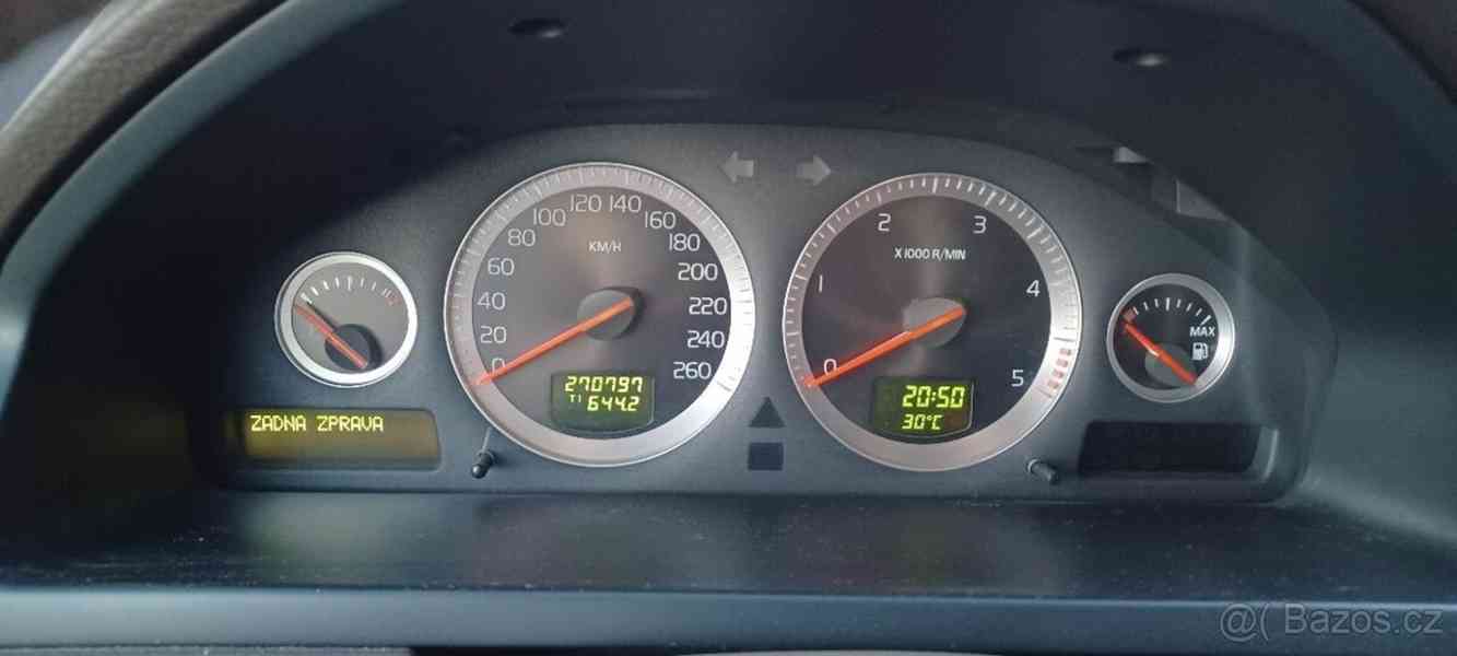 Volvo XC90 2,4   7 míst 4x4 D5 147kW - foto 11