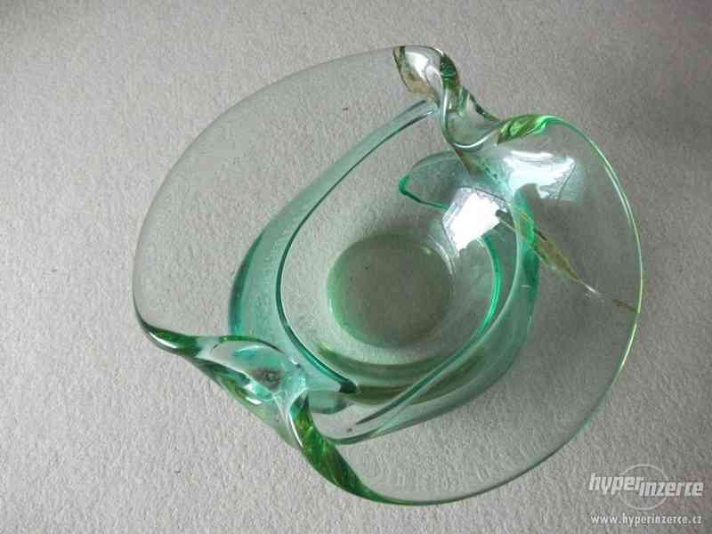 Popelník - hutní sklo
