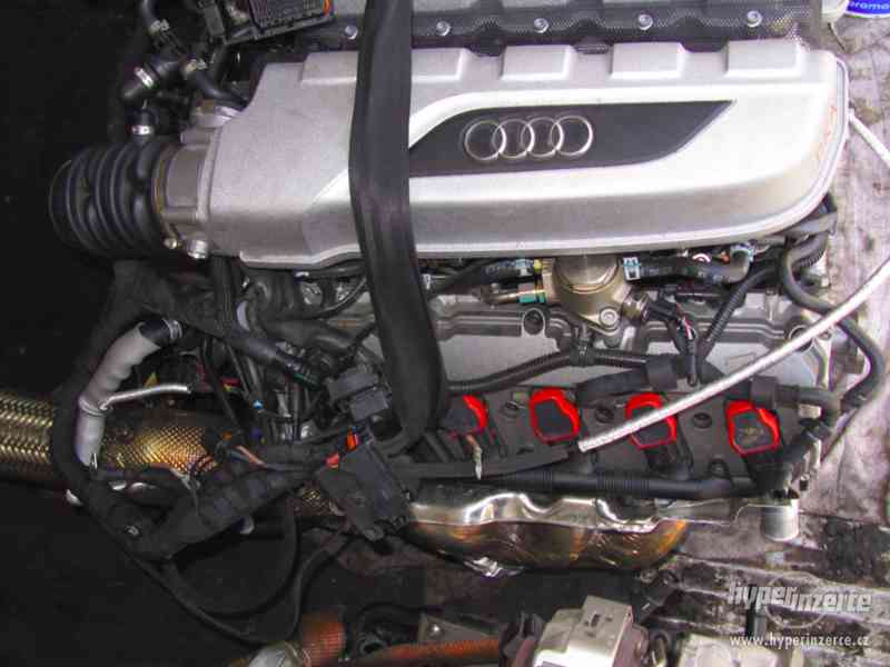 motor Audi R8 - foto 2