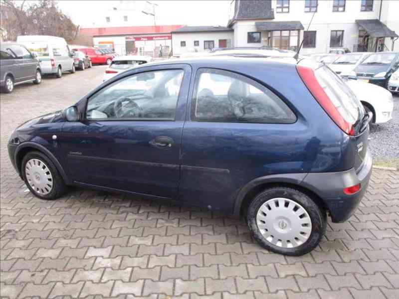 Opel Corsa 1,2 16V Comfort - foto 4