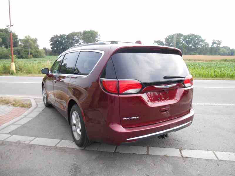 CHRYSLER PACIFICA 3,6L DVD 8 MÍST TOURING L 2018 - foto 3