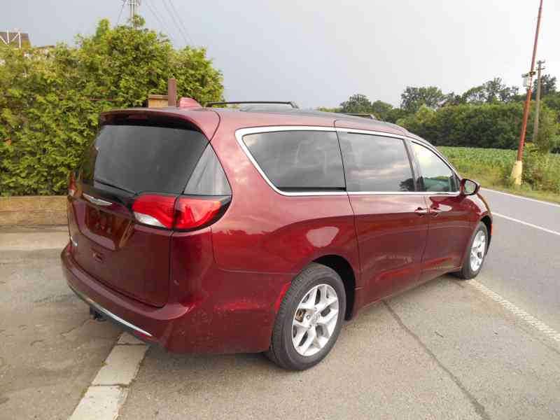 CHRYSLER PACIFICA 3,6L DVD 8 MÍST TOURING L 2018 - foto 4