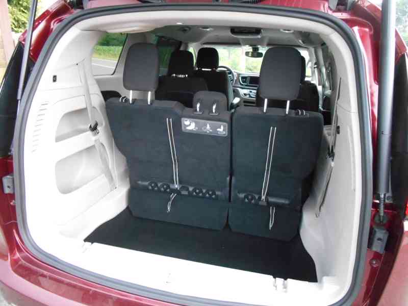 CHRYSLER PACIFICA 3,6L DVD 8 MÍST TOURING L 2018 - foto 7