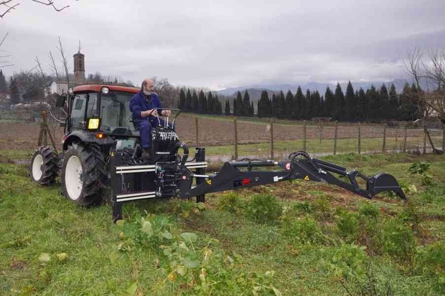 Podkop za traktor - foto 3