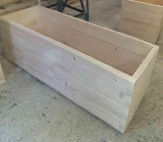Dřevěný truhlík - foto 3