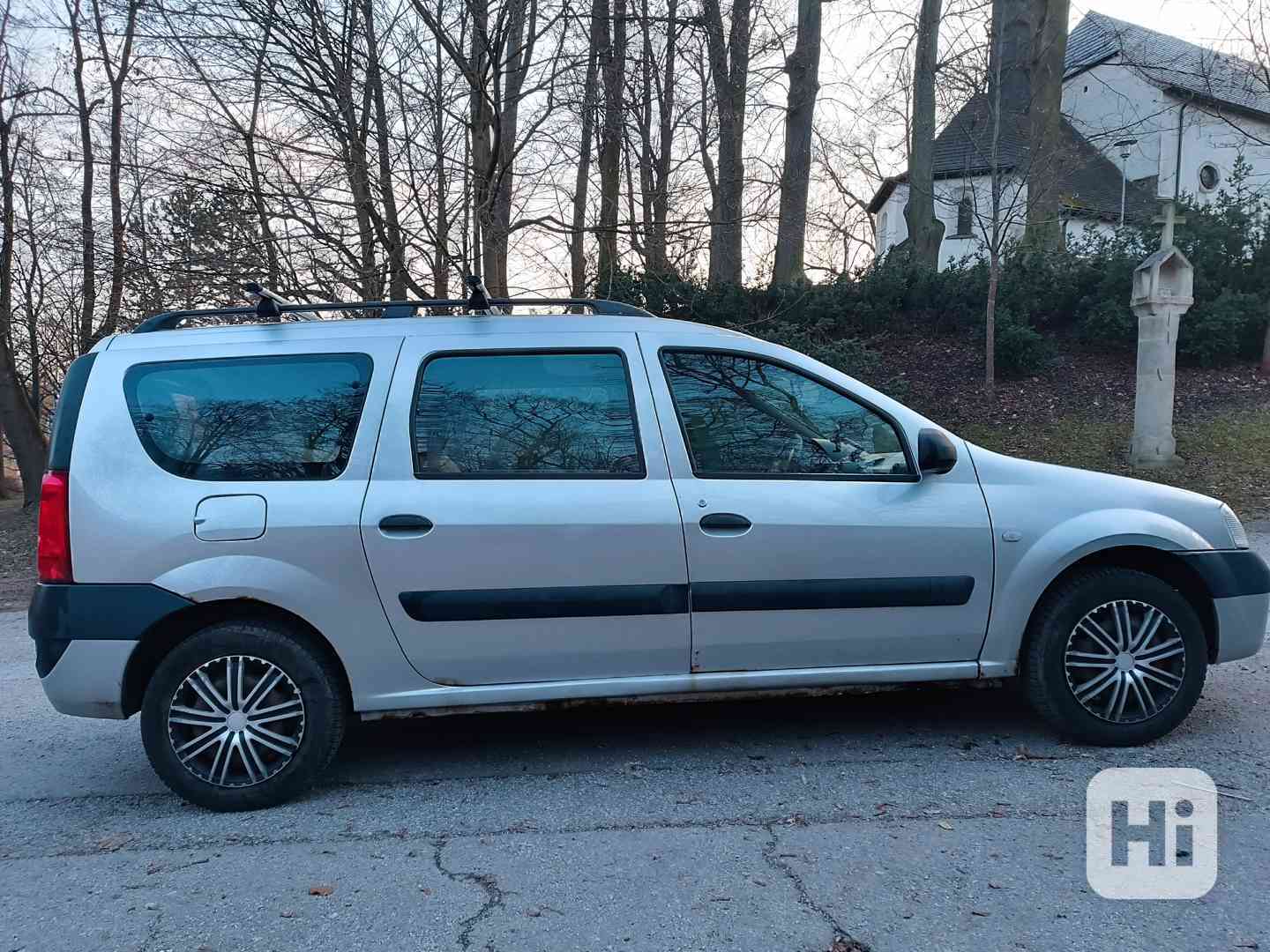 Dacia Logan, 7 míst - foto 1