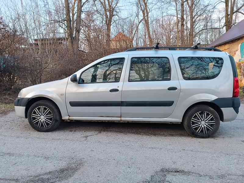 Dacia Logan, 7 míst - foto 2