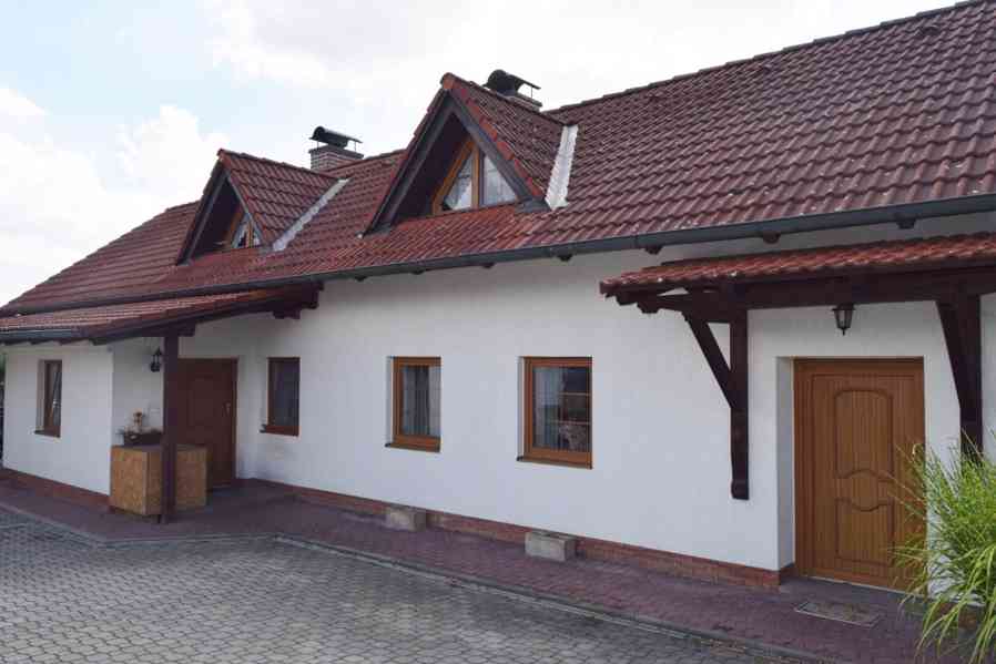 Prodej rodinného domu s bazénem v obci Kasalice - foto 2