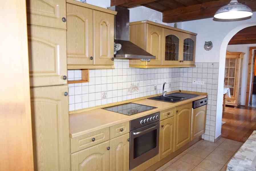 Prodej rodinného domu s bazénem v obci Kasalice - foto 7