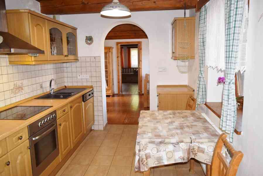 Prodej rodinného domu s bazénem v obci Kasalice - foto 8