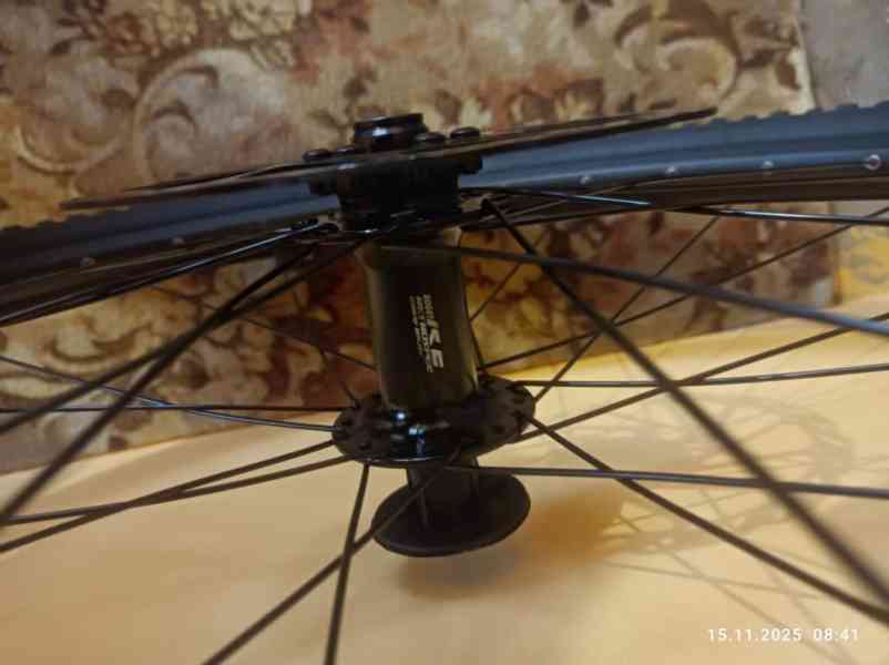 Prodám kompletní kola BONTRAGER Connection/DC20 29 Disc  - foto 9