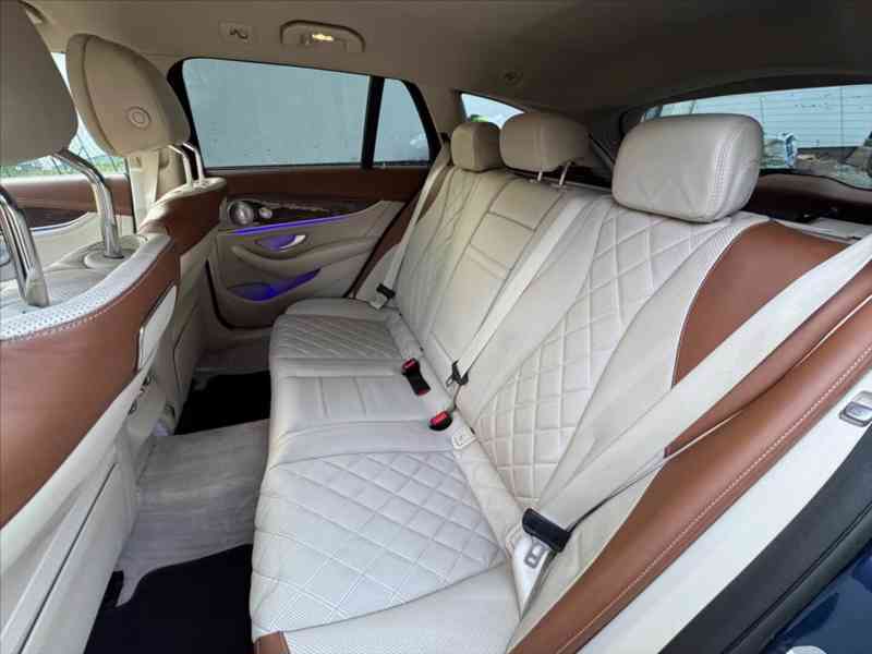 Mercedes-Benz Třídy E 3,5 - foto 5