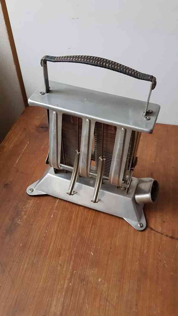 Starožitný prvorepublikový toaster - foto 1