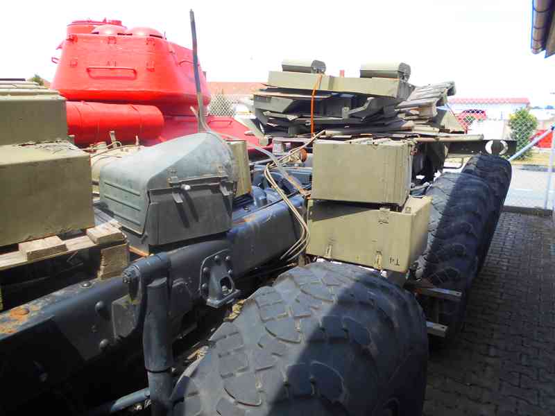 Tatra 813 8x8 RM-70 - foto 3