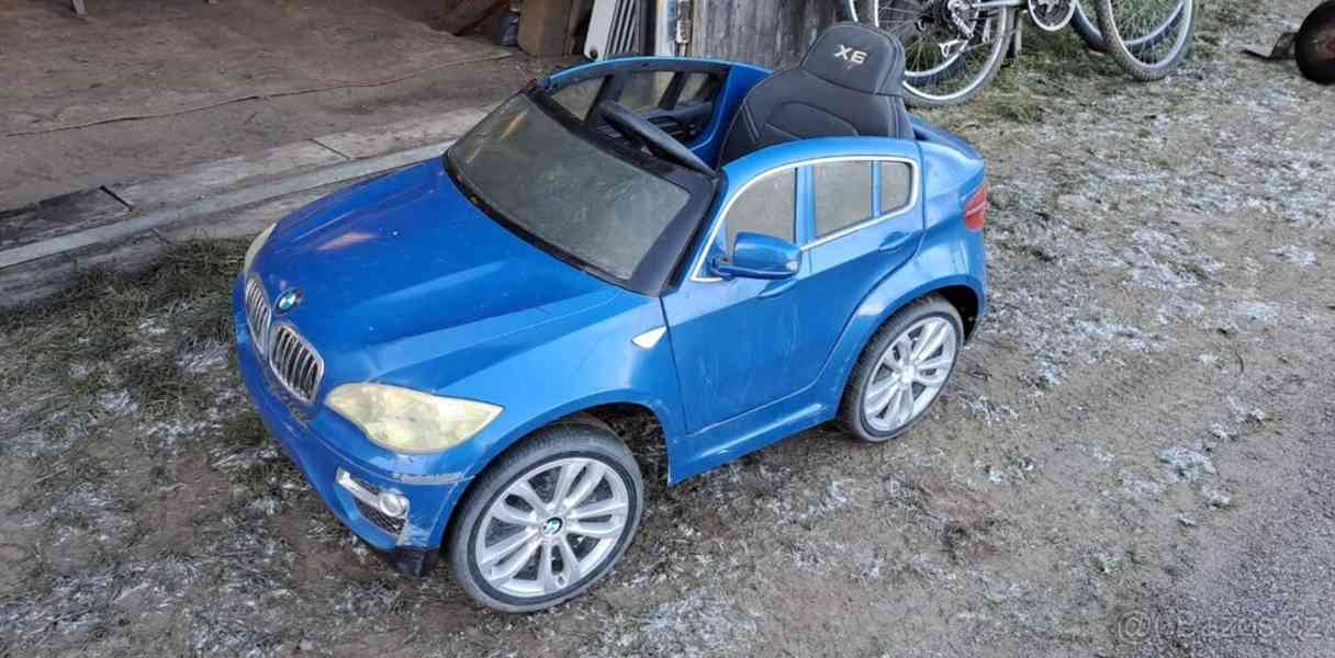 Dětské elektrické auto,na opravu baterie jsou v pořádku.Vyzv - foto 1