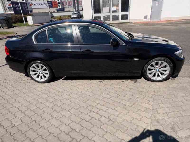 BMW Řada 3 3,0   330d M-paket, manuál, 180 kW - foto 5