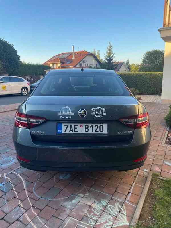 Škoda Superb 2,0   2018 Style DSG Liftback šedá - foto 5