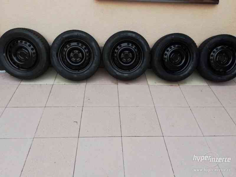 Opel – plechové disky +letní a zimní pneu 195/60R15, 6J x 15