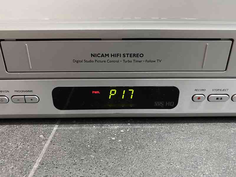 Zánovní videorekordér PHILIPS VR550 v TOP stavu - foto 4